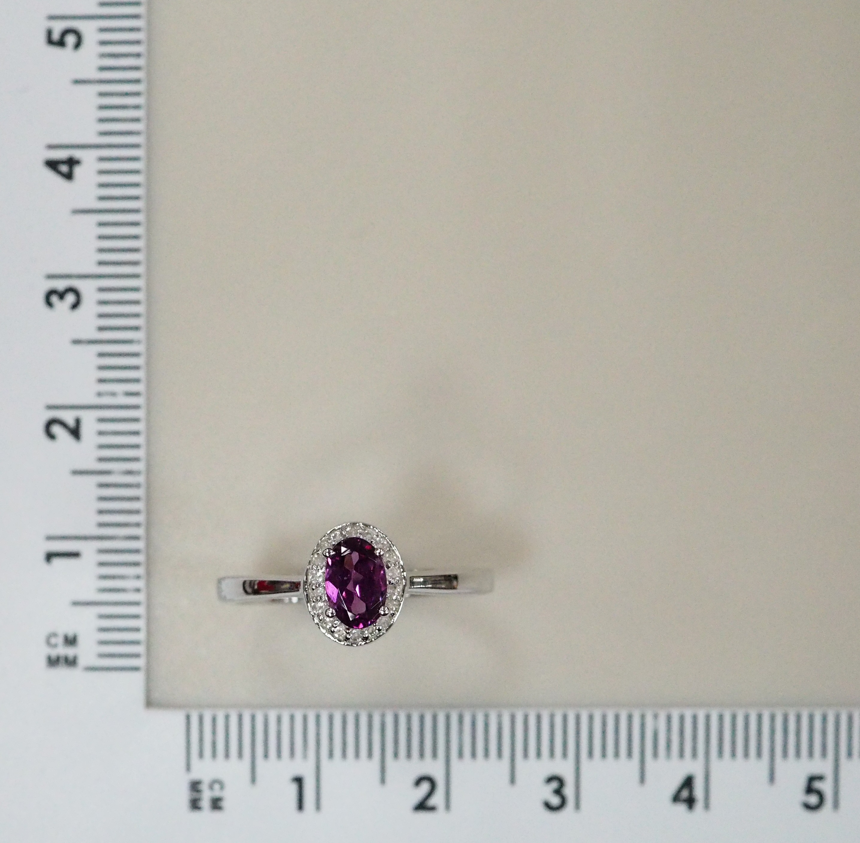 Серебряное кольцо с гранатом Умбалит